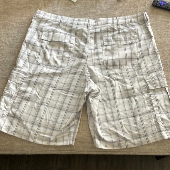 Lee Dungarees Cargo White & Gray/Blue Plaid Shorts 42 - Picture 3 of 8